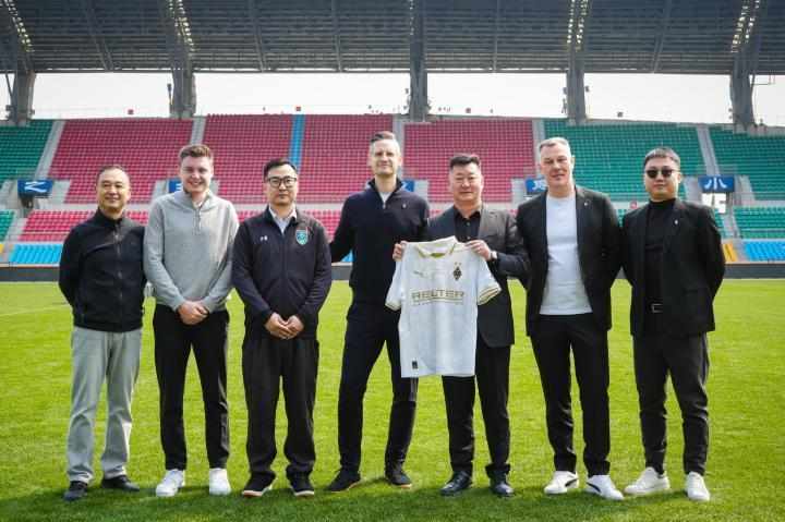  跨越欧亚的绿茵桥梁：门兴高层现身南通；深度交流青训之道；中德俱乐部共谋未来。 体育新闻 跨越欧亚的绿茵桥梁：门兴高层现身南通；深度交流青训之道；中德俱乐部共谋未来。 体育新闻