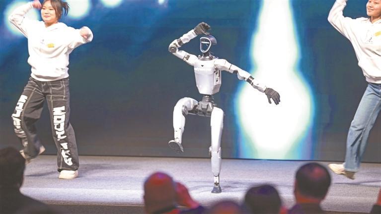  春晚爆火机器人，惊艳现身亚布力；科技前沿力量，正加速融入企业家视野。 IT技术 春晚爆火机器人，惊艳现身亚布力；科技前沿力量，正加速融入企业家视野。 IT技术