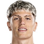  加纳乔惊艳亮相；白毛新发型引发球迷热议。 体育新闻