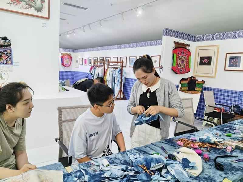  那一针一线里，藏着一个妈妈最温柔的期待 情感心理