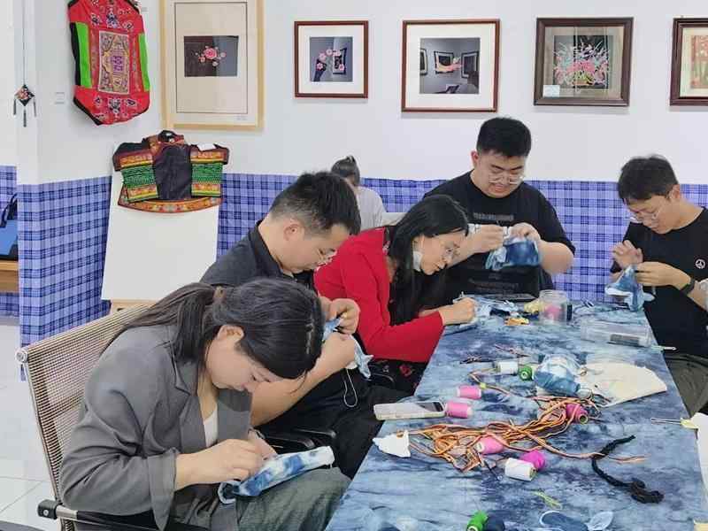  那一针一线里，藏着一个妈妈最温柔的期待 情感心理