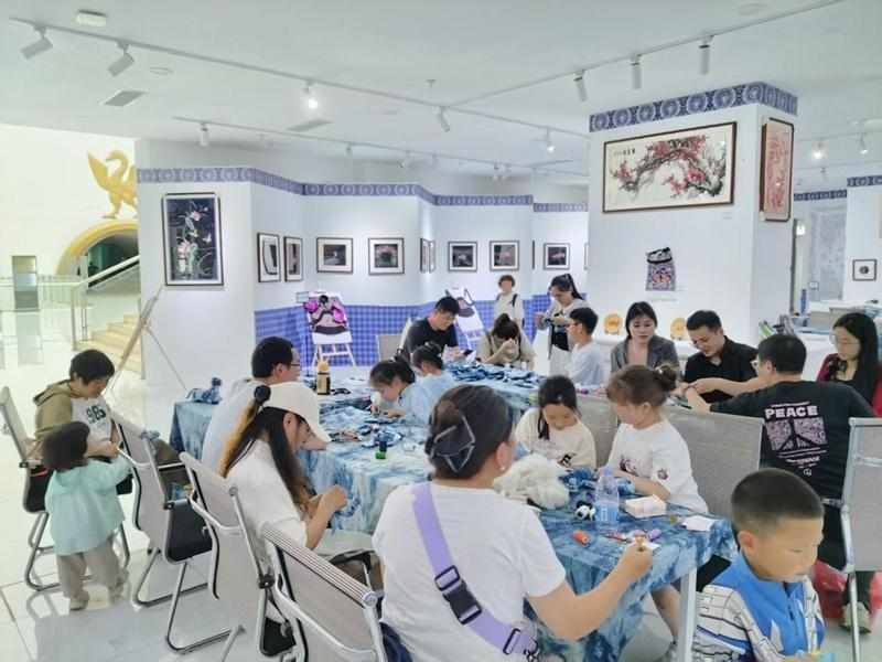  那一针一线里，藏着一个妈妈最温柔的期待 情感心理