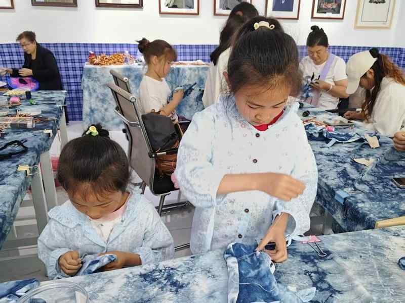  那一针一线里，藏着一个妈妈最温柔的期待 情感心理