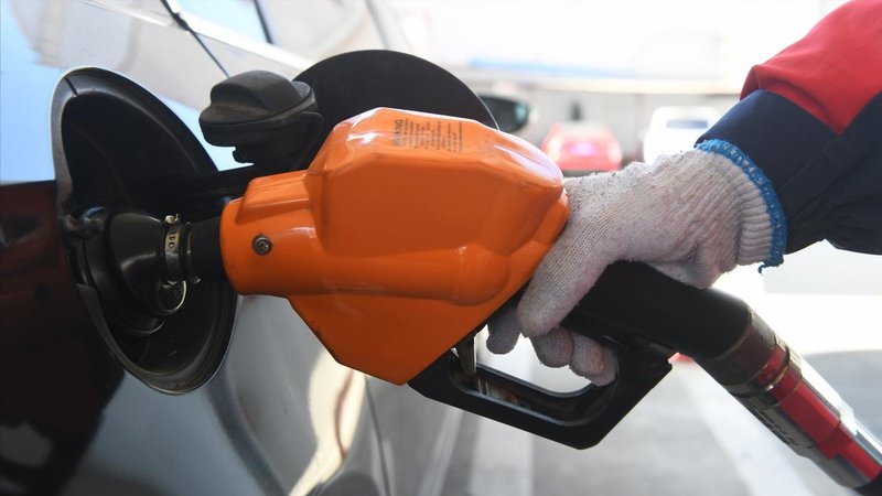 油价调整机制深度解析：为何计划涨幅与实际涨幅存在显著差异？ 股票财经